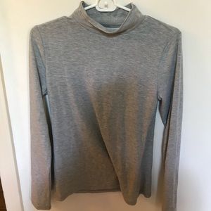 •FOREVER 21 MOCK TURTLENECK•